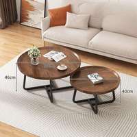 Table basse relevable moderne couleur noyer avec hauteur réglable, structure en fer pliable et plateau en bois, mobilier de salon