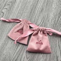 Vente en gros de pochettes à cordon personnalisées avec logo, anti-poussière, petites, pour le rangement de bijoux, pochette en velours rose doré de luxe