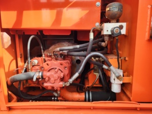 Excavadora de cadenas Doosan Dh150 con cazo de excavación, equipo pesado usado - Product Image 3