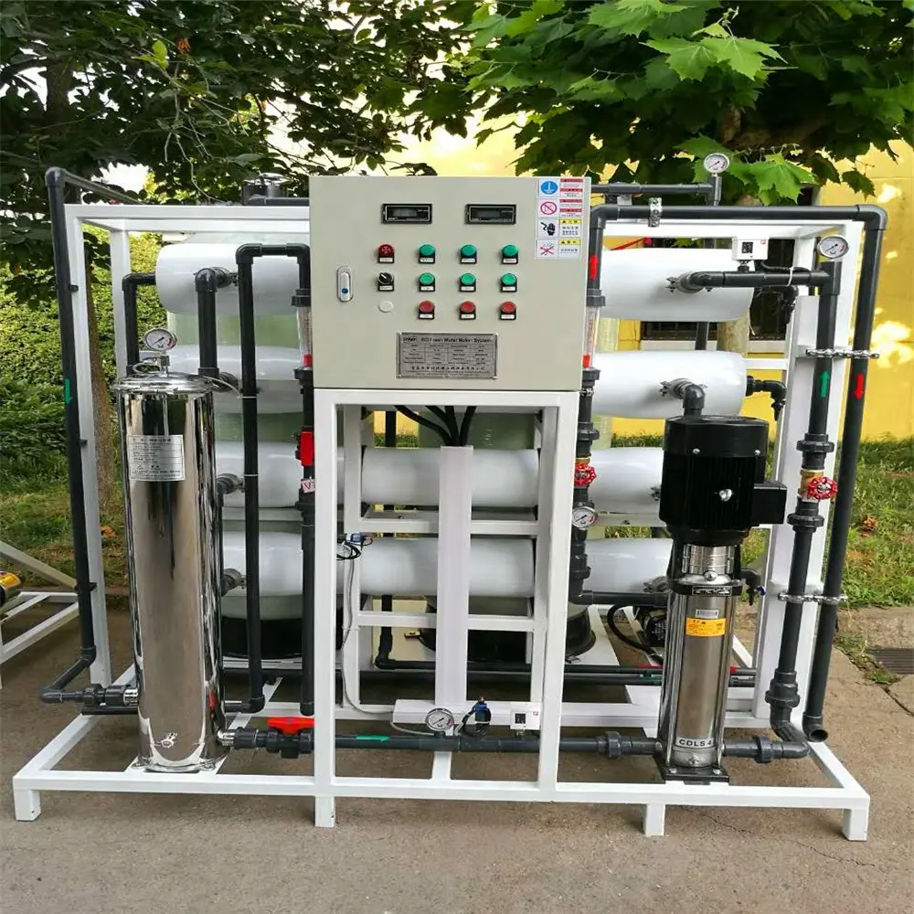 Système de média filtrant RO Purification de la membrane d'eau potable Machines de traitement de l'eau des plantes aquatiques minérales