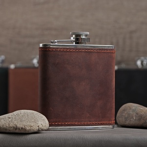 Biểu tượng tùy chỉnh điên ngựa da 7oz Hip Flask trường hợp tùy chỉnh Đen Hip Flask - Product Image 1