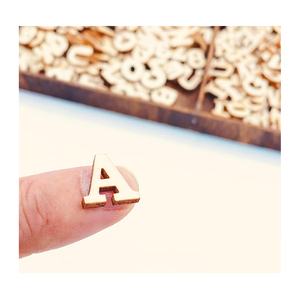 Mini lettres <span class=keywords><strong>en</strong></span> <span class=keywords><strong>bois</strong></span> et chiffres <span class=keywords><strong>en</strong></span> <span class=keywords><strong>bois</strong></span> non finis avec plateau de rangement rustique pour scrapbooking, artisanat DIY, cadeaux faits <span class=keywords><strong>maison</strong></span> - Product Image 4