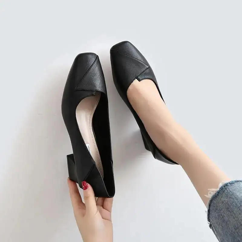 2024 nouvelle vente chaude chaussures pour femmes avec une valeur esthétique élevée semelle souple femmes talons hauts chaussures de travail confortables et décontractées