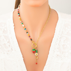 Collier en acier inoxydable avec pendentif fleur de fraise, chaîne perlée colorée pour femmes, bijoux à la mode - Product Image 1