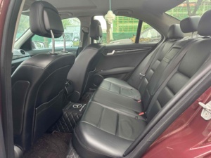 <span class=keywords><strong>Mercedes</strong></span>-Benz C 200 CGI Fashion Edition 2011 (Usata) - Berlina di Lusso di Alta Qualità, Ideale per Affari Globali <span class=keywords><strong>e</strong></span> Pendolarismo Quotidiano - Product Image 5