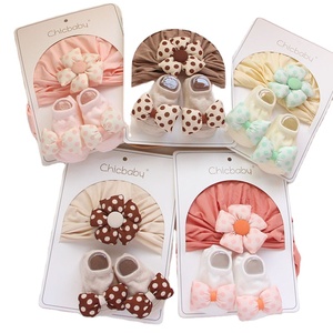 Ensemble Bonnet et Chaussettes Bébé Nouveau-né à Pois Printemps Automne, Chaussettes Mignonnes à Fleurons pour Bébé de <span class=keywords><strong>6</strong></span>-12 <span class=keywords><strong>Mois</strong></span> - Product Image 1