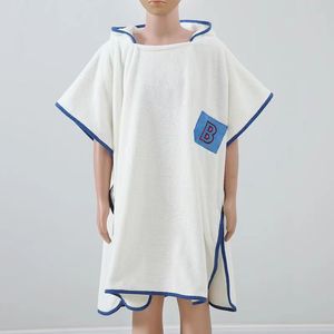 Albornoz Infantil con Capucha de Animales de Terciopelo de Coral Suave - Toalla Tipo Capa Absorbente con Bordado - Product Image 5