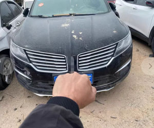 Pièces de démontage pour véhicule <span class=keywords><strong>Lincoln</strong></span> MKC 2.0T d'occasion (2016-2018) – Ensemble complet comprenant la calandre avant, les pare-chocs, le couvercle de coffre, les panneaux latéraux et le toit ouvrant - Product Image 5