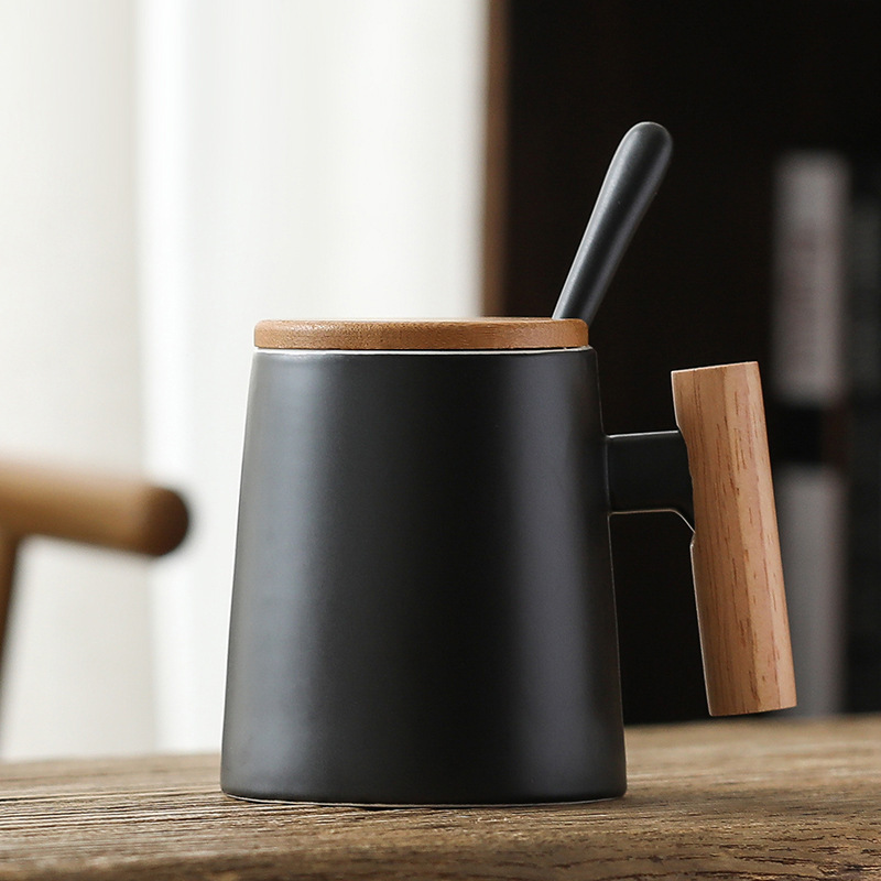 Avec cuillère Avec couvercle Noir