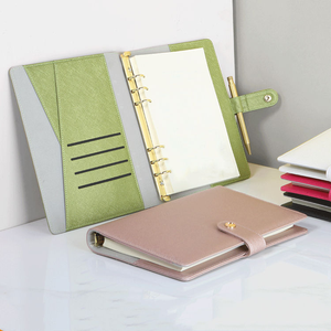 Carnet A5 en cuir PU tendance, carnet minimaliste à feuilles mobiles avec ferrures dorées et intérieur multi-poches - Product Image 5