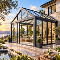 Profitez d'un espace de vie confortable toute l'année avec cette véranda moderne dotée d'un toit en verre trempé et d'un cadre en aluminium 6063