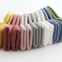 Chaussettes en coton épais de qualité supérieure pour bébé, douces, chaudes pour l'hiver, antidérapantes, style décontracté avec amorti interne en boucle.