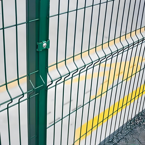 Recinzione in Rete Metallica Saldata 3D Curva Zincata Alta 6 Piedi per Campo da Calcio in Polonia - Product Image 2