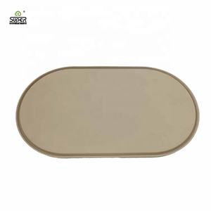 Tappetino per l'alimentazione dell'animale domestico in Silicone per l'alimentazione del cane per la protezione del cibo della ciotola del cane, per mantenere il pavimento pulito - Product Image 1