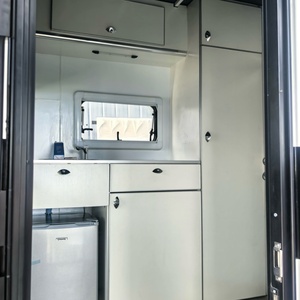 Semirremolque para 3 Caballos Estándar Australiano HERUI con Eje Doble y Frenos Eléctricos, Carga Útil Máxima de 4T, Nuevo Diseño, Remolque para Transporte de Caballos - Product Image 4