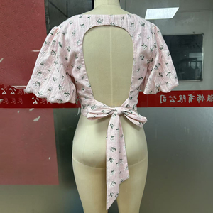Top Corto Cruzado con Mangas Abullonadas y Estampado Floral Personalizado para Mujer, Blusa Corta para Damas - Product Image 5