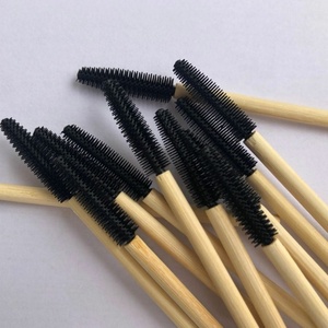 Brosse à mascara pour cils en silicone souple avec manche en bambou, outil de séparation des cils jetable et écologique, applicateur de cils en silicone - Product Image 3