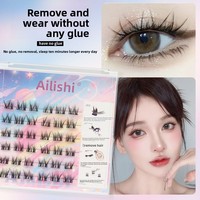 Faux cils synthétiques 5D auto-adhésifs sans colle, tiges fermes, effet naturel, doux, légers et naturellement recourbés, en forme de petite fleur.
