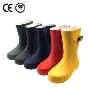 <span class=keywords><strong>Stivali</strong></span> <span class=keywords><strong>da</strong></span> <span class=keywords><strong>pioggia</strong></span> per bambini economici in gomma con fondo antiscivolo di <span class=keywords><strong>moda</strong></span> all'ingrosso - Product Image 1