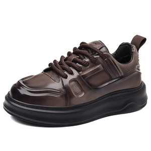 Zapatillas de cuero negras para hombre, colección Primavera 2026: Calzado casual versátil con suela gruesa y diseño que aumenta la altura - Product Image 2