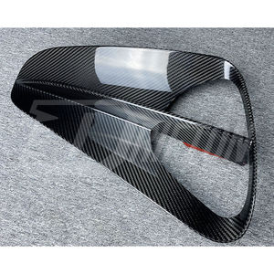 Couvre-prises d'air arrière en carbone visible Emira pour Lotus Emira - Product Image 5