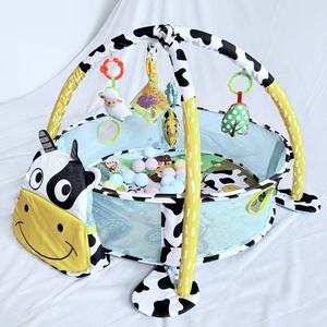 Tappetino Pieghevole per Bambini con Recinzione di Sicurezza e Palestrina Attività, Box per Neonati con Giocattoli Sospesi per lo Sviluppo Precoce - Product Image 2