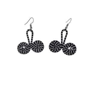 Boucles d'oreilles créoles perlées style bohème d'Ouganda, motif tribal mignon pour fêtes, vente en gros - Product Image 1