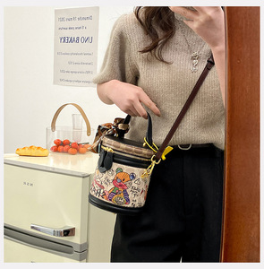 <strong>Hot</strong> Sell <strong>pink</strong> Little Bear Pu Leather Personality Graffiti Handbag Bucket <strong>Bag</strong> and Purse with Scarves - Product Image 5