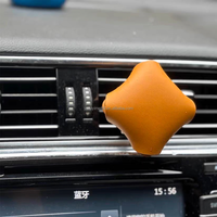 Nouveau produit Clip accessoire de sortie d'air pour voiture Diffuseur d'arômes Décoration de voiture Aroma Long Haunting Vent Clip Diffuseur de voiture