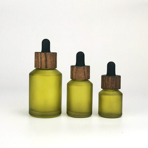 Bottiglia in Vetro Verde Oliva con Spalla Inclinata 15ml 30ml 60ml 100ml 120ml 200ml, Flacone Cosmetico con Pompa in Legno - Product Image 4
