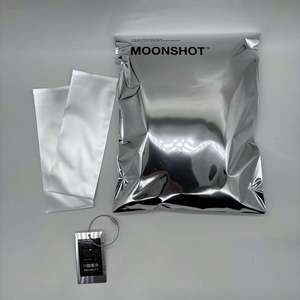 Sac d'expédition en poly aluminium métallisé argent mat avec logo personnalisé pour vêtements, livraison par courrier - Product Image 5