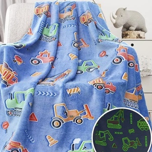 Couverture en tricot douce en polyester 100% avec impression de <span class=keywords><strong>salamandre</strong></span> axolotl qui brille dans le noir, cadeaux pour anniversaire, Noël - Product Image 4