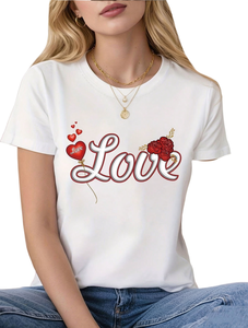 Offerta Speciale: T-Shirt Primaverile da Donna Taglie Forti, Stampa Cuore e Palloncini con Rose Rosse, Collo Tondo, Manica Corta, 100% Cotone - Product Image 1
