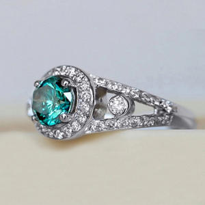 Anello da Donna Q425 in Argento 925 con Zirconi, Taglio Brillante Rotondo, Montatura a Pavé, Anelli con Gemme per Fidanzamento, Gioielleria Fine - Product Image 2