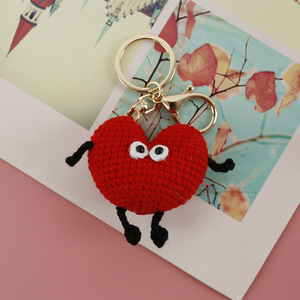 Porte-clés Cœur en Laine Tricotée à la Main, Pendentif Breloque Cœur en Crochet, Poupées en Fil de Laine Super Mignonnes de Dessin Animé - Product Image 5
