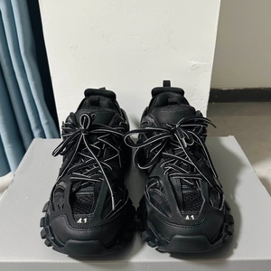 Nouvelles chaussures de sport personnalisées Track 3.0 modèle 2026 avec LED de luxe de haute qualité pour un jogging décontracté et élégant - Product Image 2