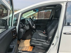 Honda Odyssey 2.0L Hybride Automatique <span class=keywords><strong>7</strong></span> <span class=keywords><strong>Places</strong></span> MPV 2020 d'occasion Sièges en Tissu Entrée Intelligente Volant à Gauche Intérieur Sombre <span class=keywords><strong>Voiture</strong></span> Familiale - Product Image 4
