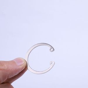 Anillo de retención tipo C de acero inoxidable 304 M16 con resorte de sujeción interior para eje métrico grado A - Product Image 2