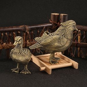 Ornement de canard mandarin en laiton coulé de style vintage, <span class=keywords><strong>symbole</strong></span> de harmonie conjugale et d'amour, parfait pour les mariages - Product Image 1