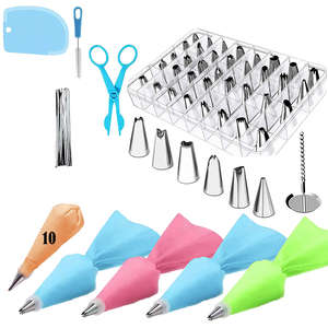 Kit de décoration de gâteaux en gros 72 pièces, douilles à pâtisserie en acier inoxydable, poches à douille réutilisables en silicone, fournitures de pâtisserie OEM - Product Image 1