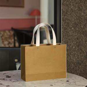 Sacs de courses en papier kraft brun recyclé personnalisés en gros avec poignées, sacs cadeaux en papier kraft durables avec impression offset et traitement de surface - Product Image 4