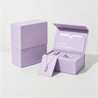 Boîte cadeau en carton rigide magnétique avec logo personnalisé, laminage mat, revêtement UV quadricolore, estampage à chaud, doublure en carton pour bougies