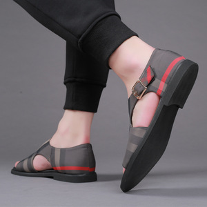 Sandalias de diseñador con punta abierta y decoración de hebilla, pantuflas de moda para hombre, parte superior de PU, suela de goma, entresuela de EVA para verano. - Product Image 5