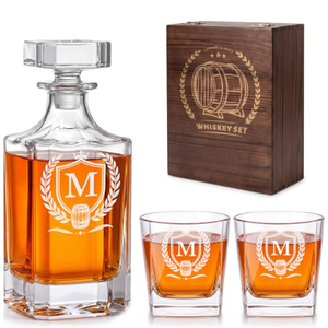 Cadeaux de mariage personnalisés, ensemble de verres à whisky et de carafe, pour couple, ensemble de carafe à bourbon gravée, cadeaux pour petit ami - Product Image 1