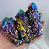 Offre Spéciale de haute qualité naturel arc-en-ciel aura brute points de quartz sculptures guérison coloré grappe de cristal de titane pour la décoration