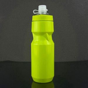 Botella Deportiva Ecológica de 32 oz con Tapa Mezcladora Esférica, Ideal para Ciclismo, Senderismo y Viajes - Product Image 3