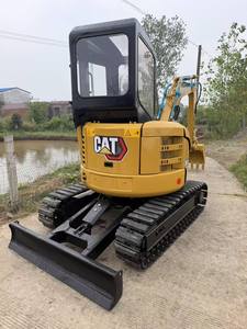 Excavadora Hidráulica Usada Caterpillar 303.5e de 3.5 Toneladas con Motor, Caja de Cambios, Bomba y PLC - En Venta - Product Image 2