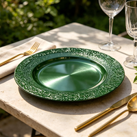 Assiettes de présentation dorées Woju élégantes à motif floral de 13 pouces, en plastique électroplaqué avec bordure fleurie, pour la décoration de fêtes de fiançailles