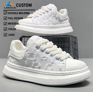 Sneakers en <span class=keywords><strong>toile</strong></span> blanches avec logo personnalisé, OEM ODM, semelle épaisse, chaussures de skate décontractées blanches, sneakers personnalisées pour marques privées avec design personnalisé - Product Image 1