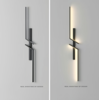 Lampe murale longue moderne en aluminium de luxe légère avec télécommande pour chambre à coucher et salon, éclairage d'arrière-plan de télévision